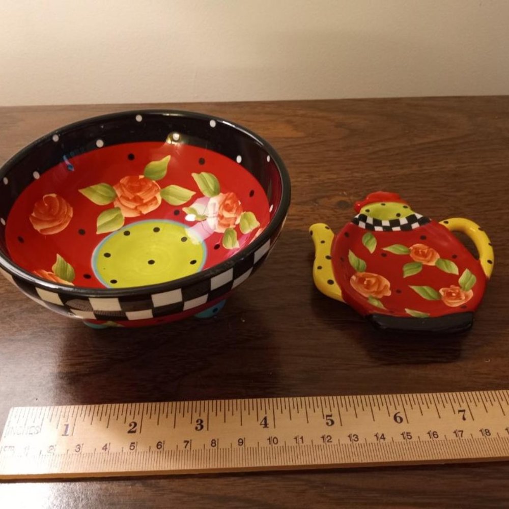 Small serving bowl and tea bag or lemon plate